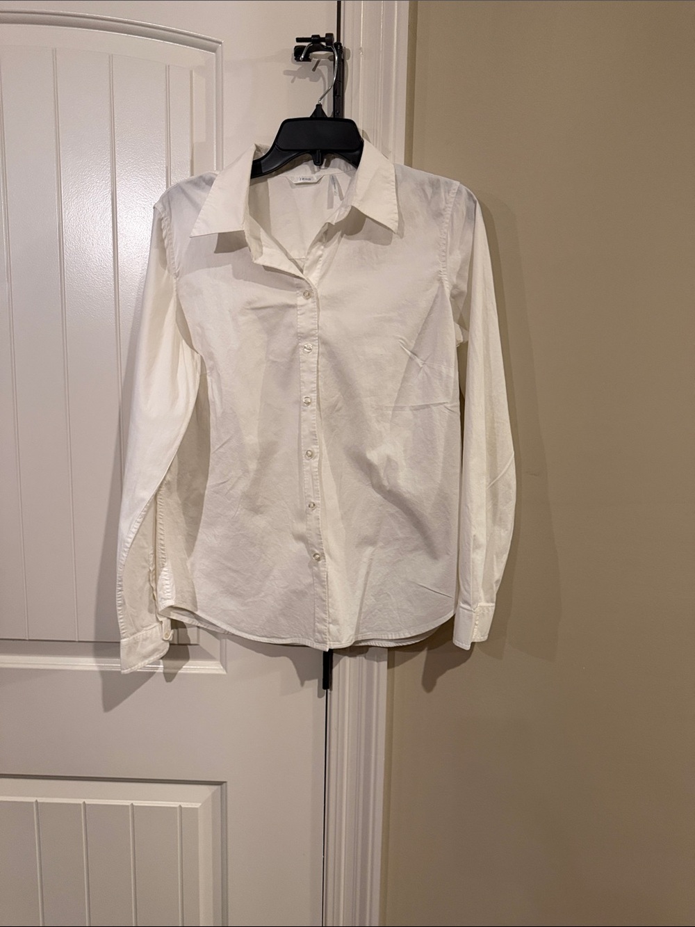 Izod White Long-Sleeve Button-Up Shirt